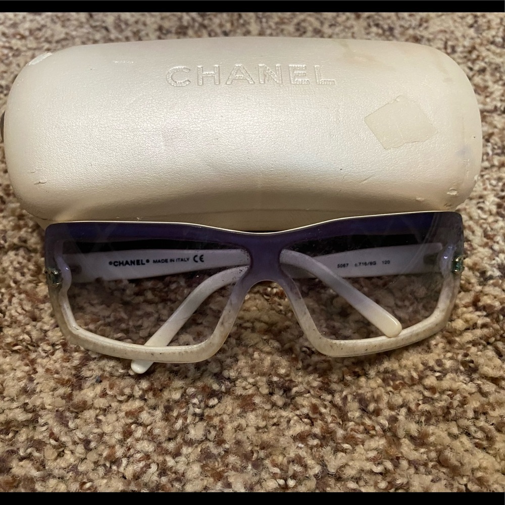 Channel Classic shades white
